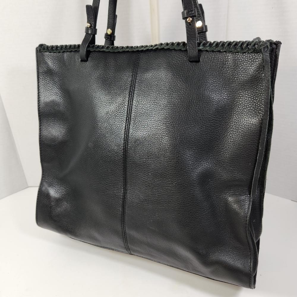 Vince camuto litzy black leather slouchy tote euc whipstich detail